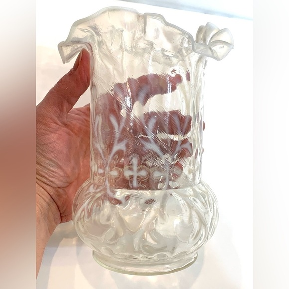 WHITE OPALESCENT GLASS VASE Northwood? Glass BROCADE (Spanish Lace) Ruffled - Picture 7 of 16